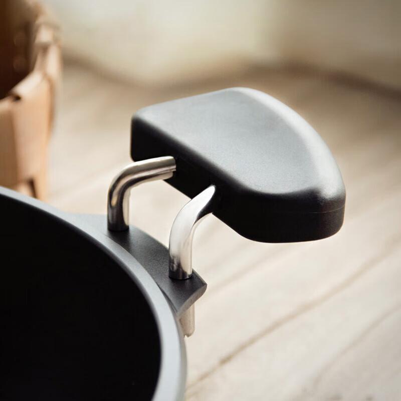 Oumeda 30cm Cast Iron Wok