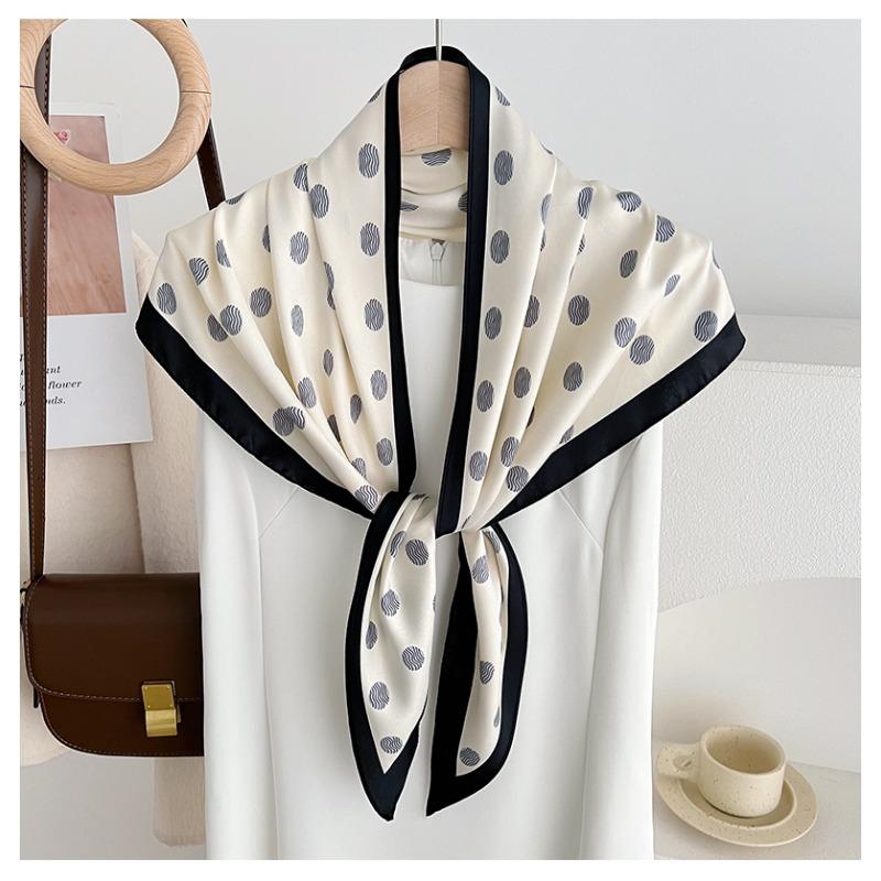 Classic Polka Dot Triangle Scarf Women Spring Summer Versatile Decorative Fashion Scarf