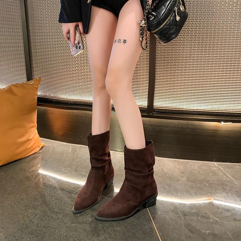 Zimowe damskie zamszowe buty kowbojskie z noskiem w kształcie litery V, modne, grube obcasy, wsuwane, do połowy łydki, na zewnątrz, na obcasie