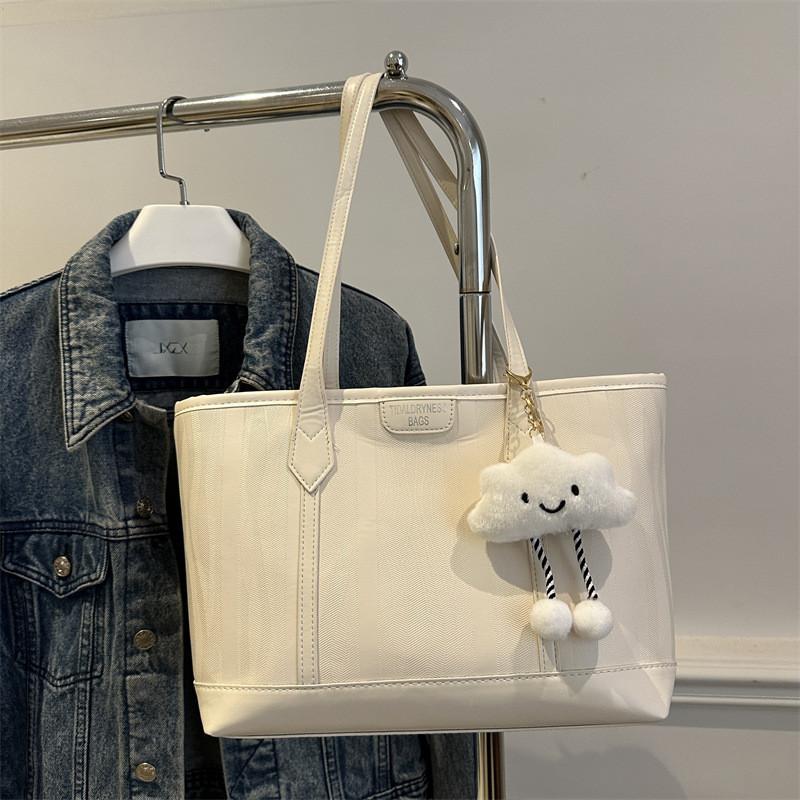 Fashionable Street Style Medium Sized Womens Tote Bag With Durable Polyester Lining Without Pendant белый