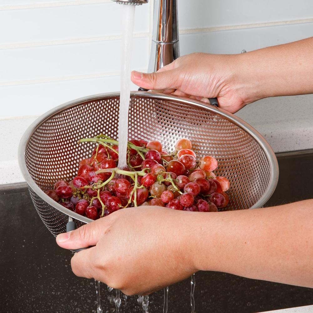5 Qt Stainless Steel Colander with Soft Grip Handles Footed Base Stability Kitchen Drain Pasta Fruits Vegetables Dishwasher Safe