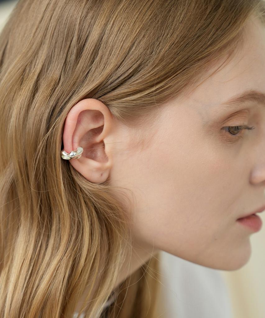 Reindeer Gentle Stone Earcuff 01