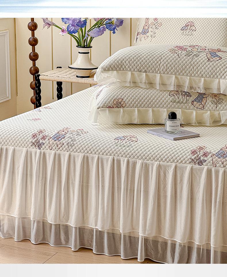 Bed Skirt Style Mica Bean Cooling Mat, Washable Lace Style Ice Bean Bean Ice Silk Cooling Mat Set of Three Pieces