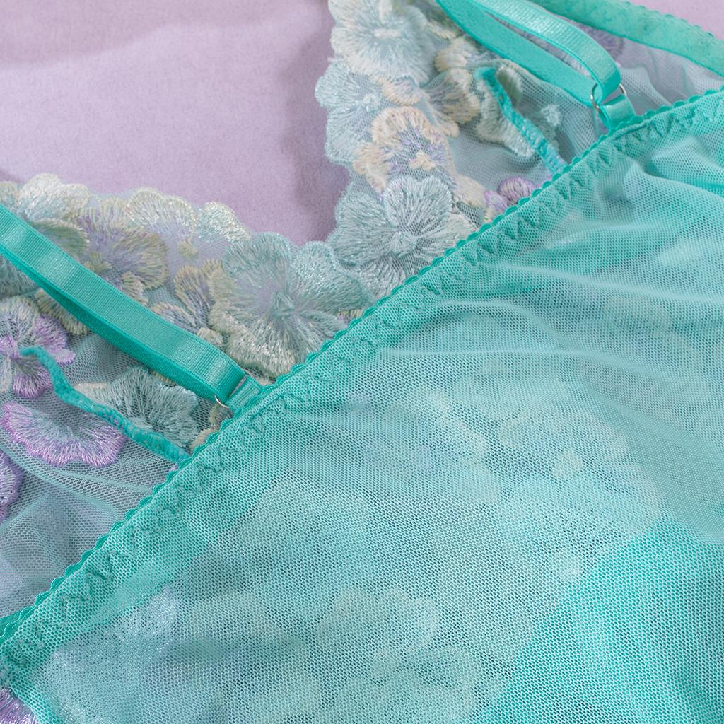 New Sexy Nightgown Embroidered Mesh Patchwork Sexy Lingerie Sets with Neck Cover