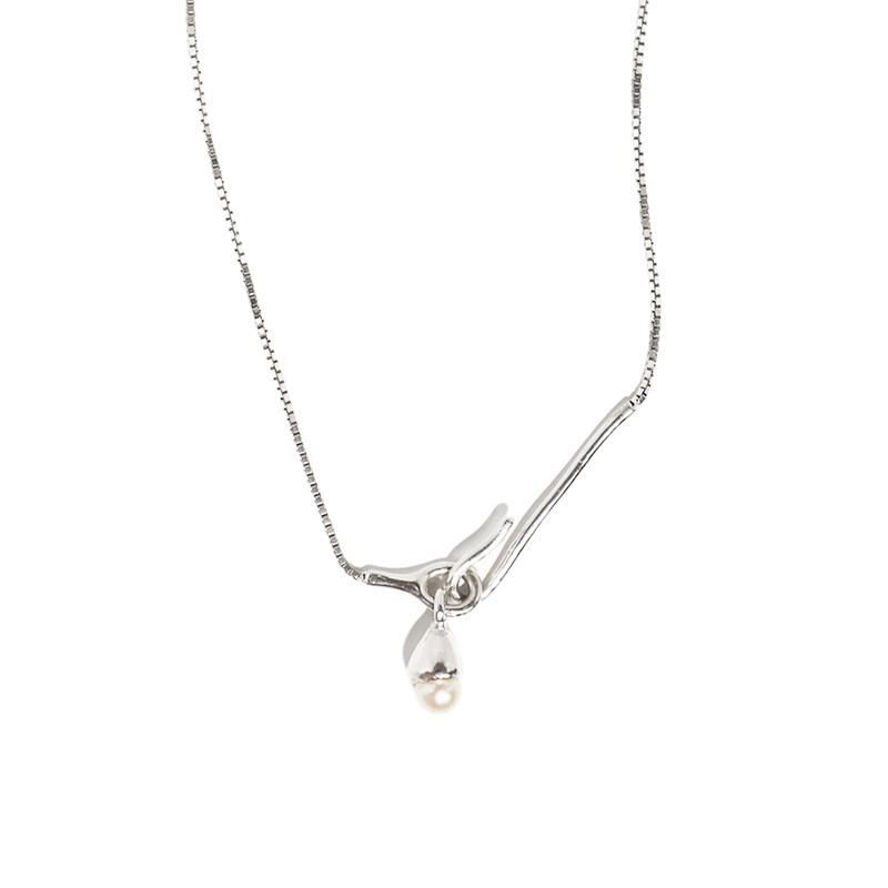 S925 Sterling Silver Pearl Clavicle Chain Necklace: Japanese-Korean Cold Aesthetic, Versatile Design for Women