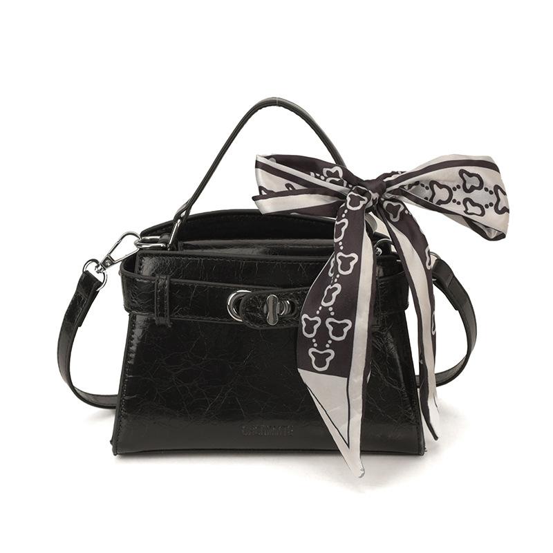 

Niche design handbag women s 2026 spring new texture simple shoulder messenger bag 19*7*14 чёрный