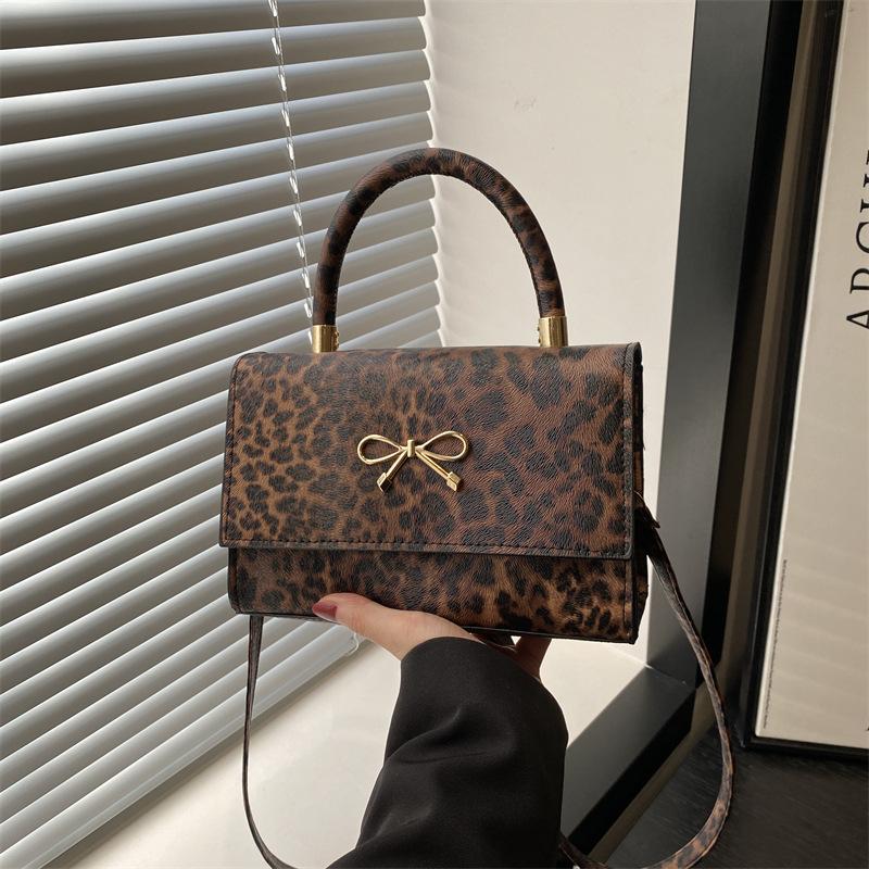 

New leopard print trend casual texture fashion personality summer popular portable shoulder messenger bag women
