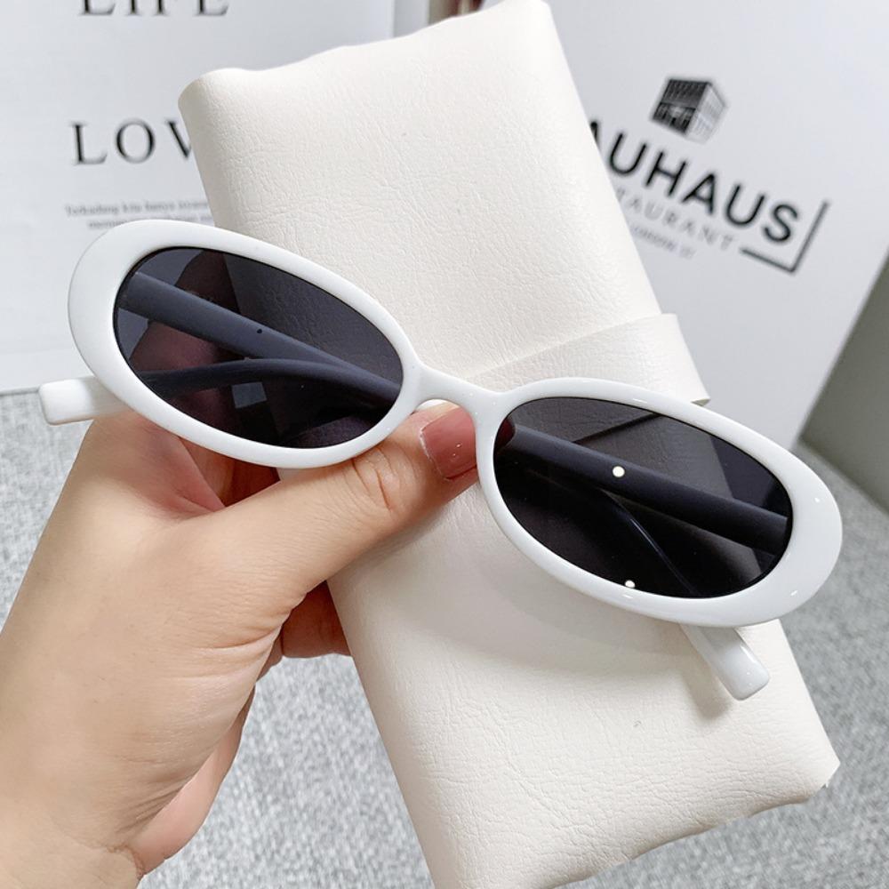 Small Oval Sunglasses Women Vintage Brand Retro Black White Sun Glasses Classic Shades Female Oculos UV400