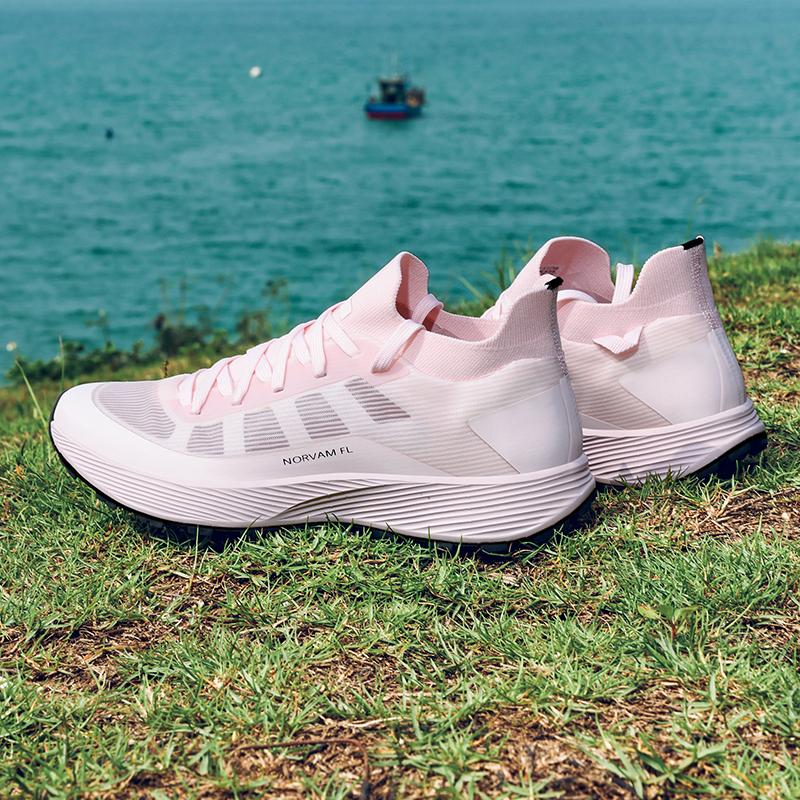 Men Golf Shoes Professional Non Slip Size 36-40 Sneakers for Golfing Waterproof Training Footwears