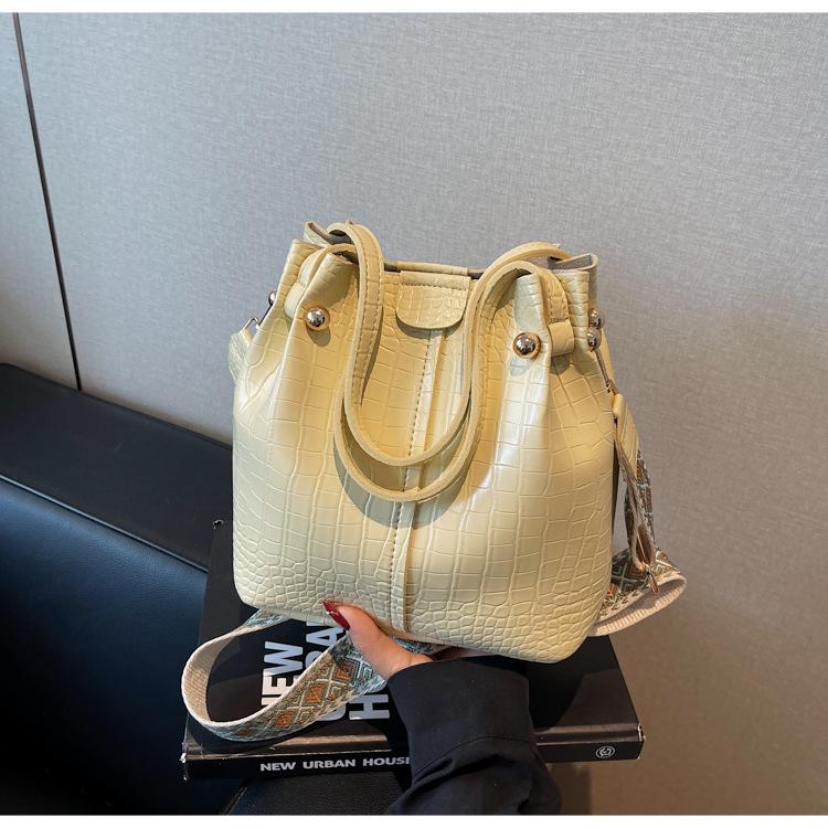 

2025 summer new bag high value bucket bag spring and summer broadband shoulder messenger bag handbag жовтий