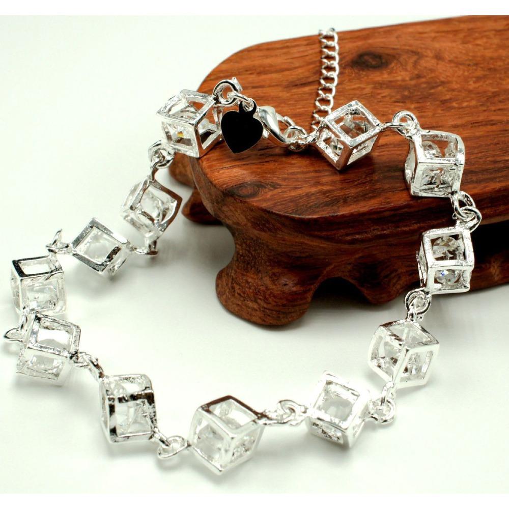 Versilbertes Kupfer-Quadratarmband mit weißen und bunten Diamanten Eleganter Schmuck für Frauen