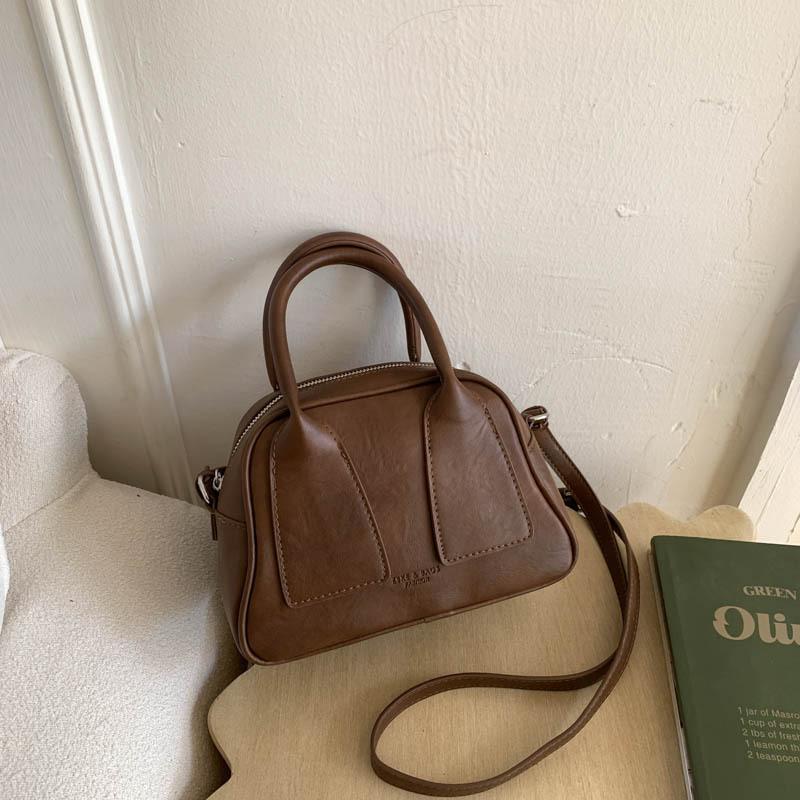 Handbag Bag Women's 2025 New Trendy Autumn and Winter Niche Light Luxury High-end Retro Shoulder Bag Crossbody Small Square Bag