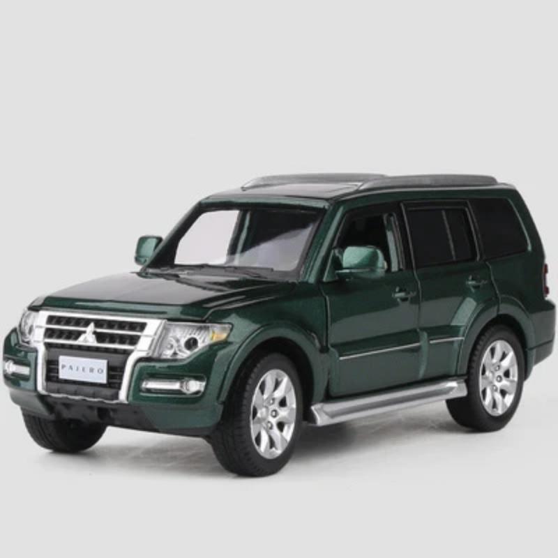 1/32 Mitsubishis PAJERO SUV Alloy Car Model Diecasts Metal Toy Off-road Vehicles Car Model Collectible Simulation Childrens Gift