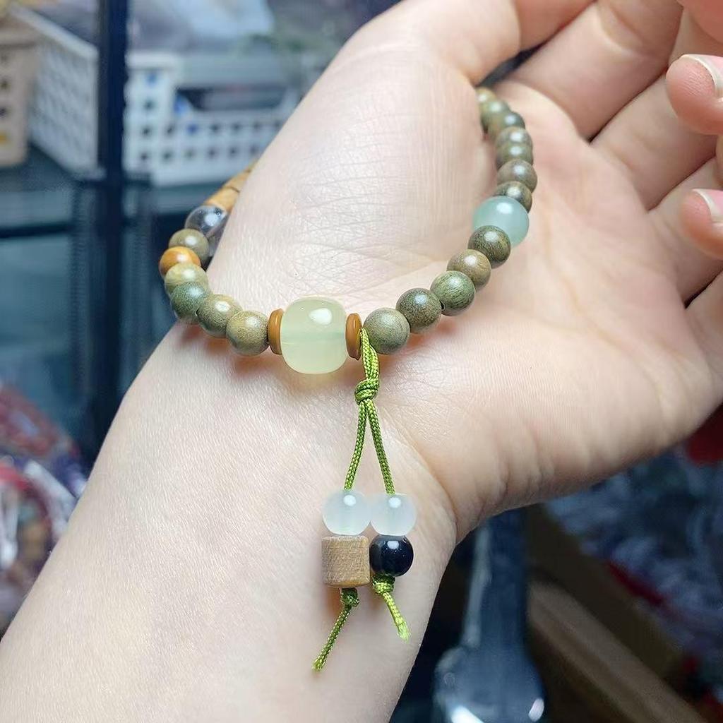 Green Sandalwood Zodiac Bracelet - Personalized Unisex Design 