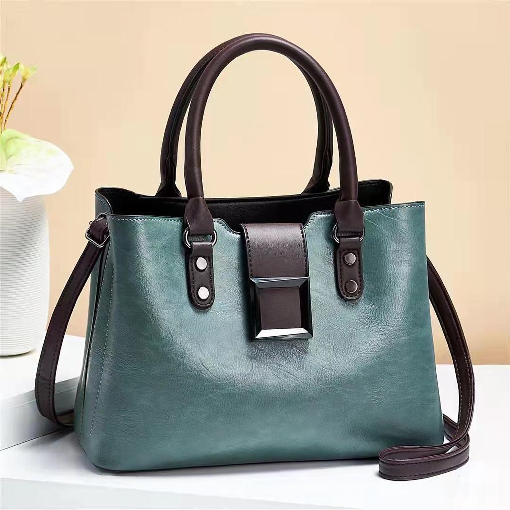 Large Capacity Retro Style Handbag For Women With Multi-functional Pockets And Zipper Closure