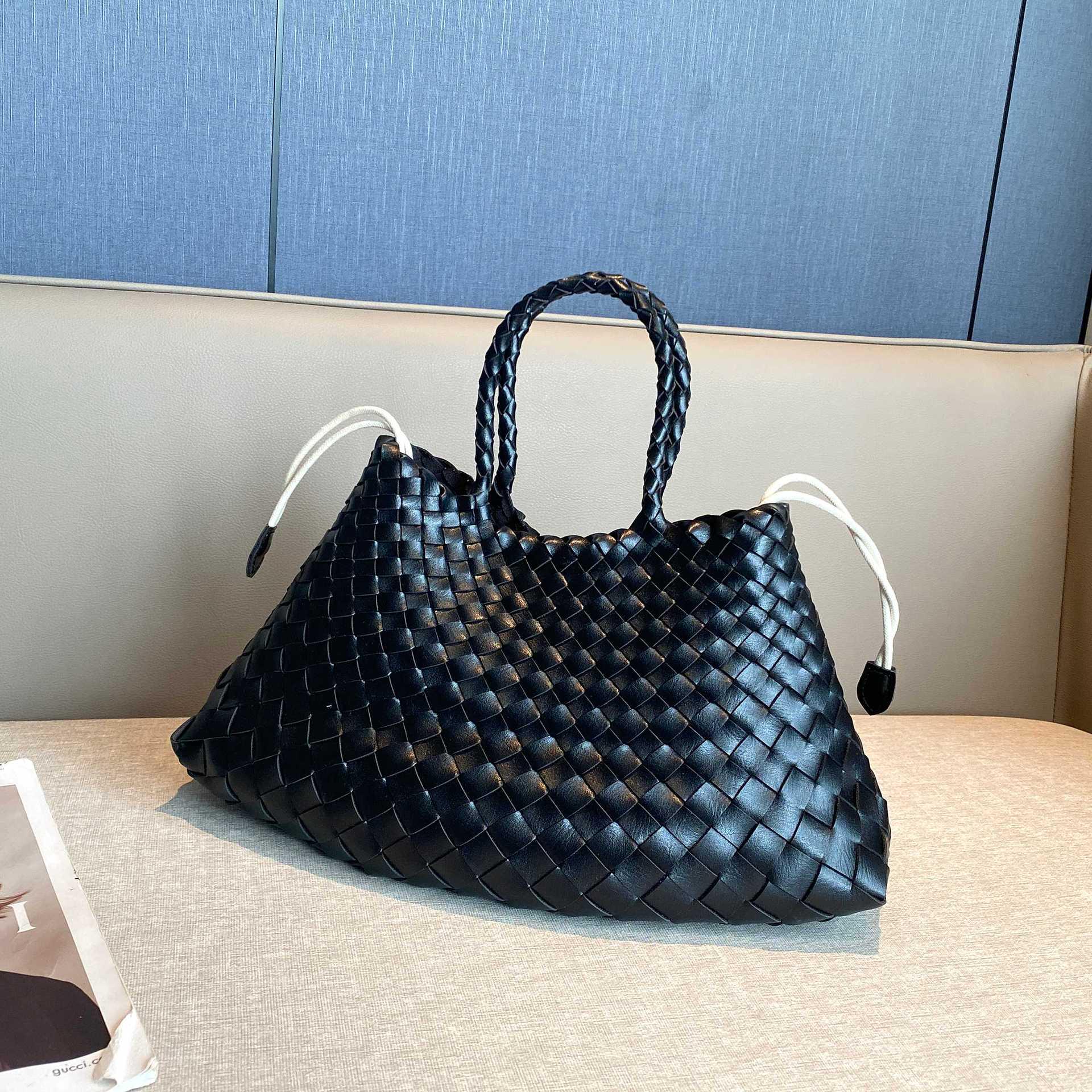 

Сумка-кошик ручної роботи з натуральної шкіри в ретро-стилі - Універсальна жіноча сумка з товстих шкіряних смуг 35CM*15*20CM чорний