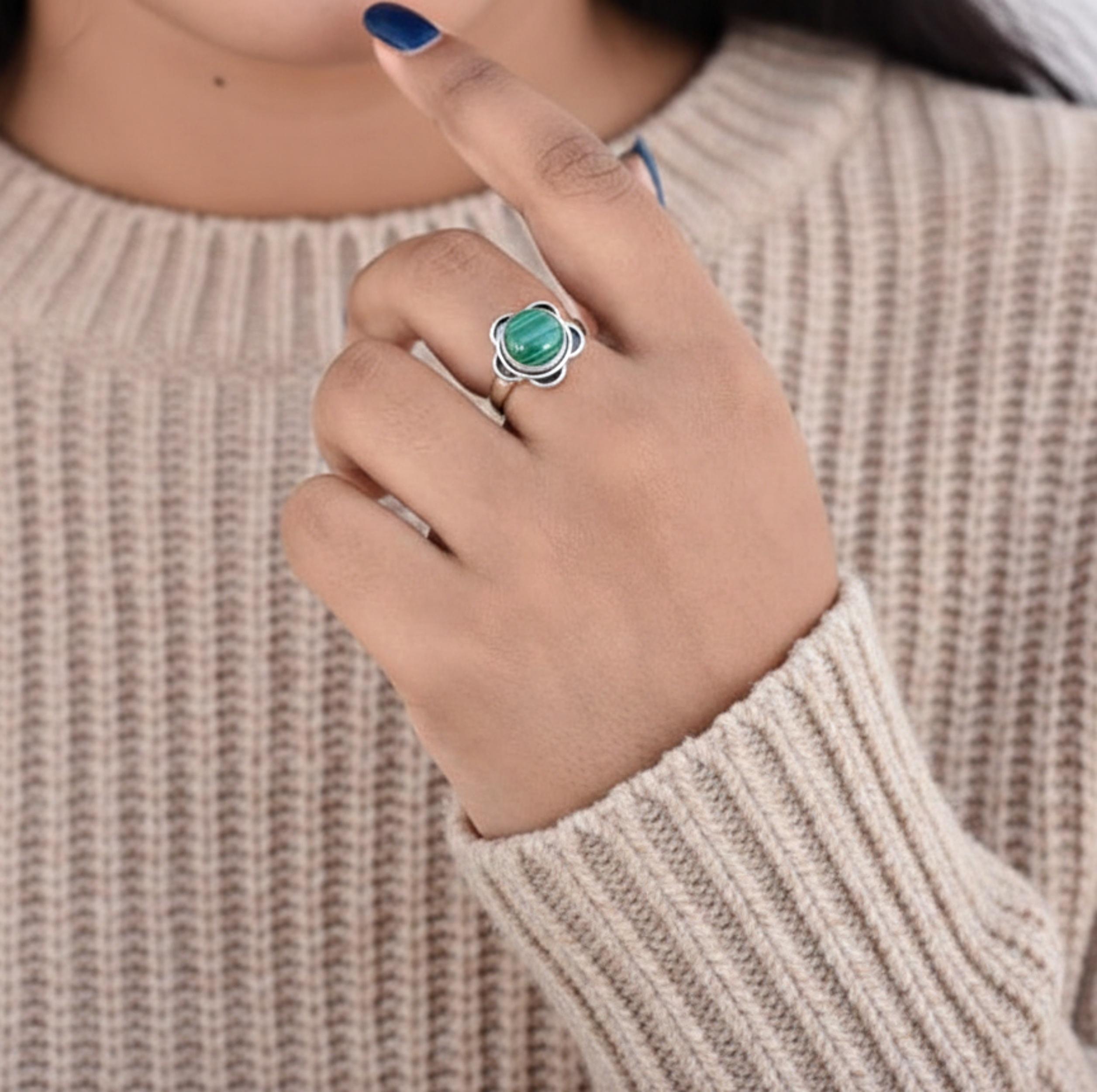 

Natural Malachite Round Flower Ring in 925 Sterling Silver, Boho Floral Statement Jewelry, Minimalist Promise Ring 12 срібний