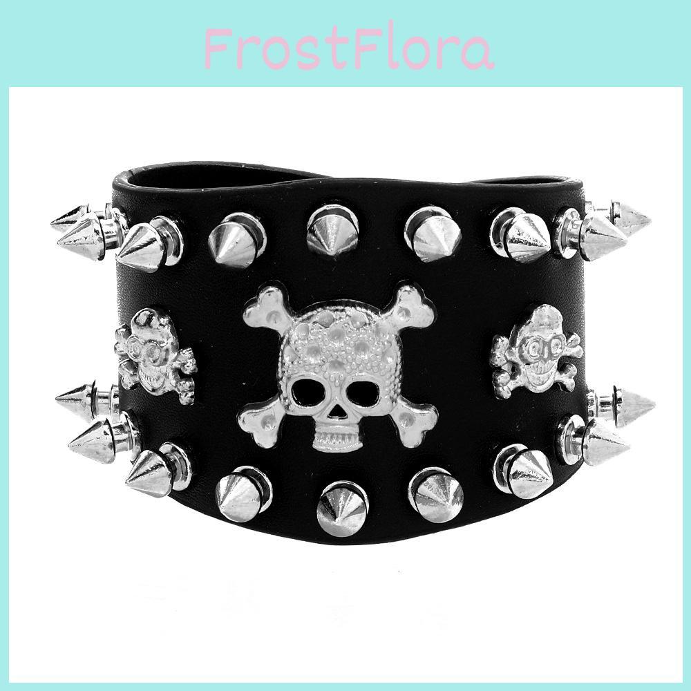 Skull Rock Punk Claw Bracelet Decor With Alloy Construction And Rivet Design