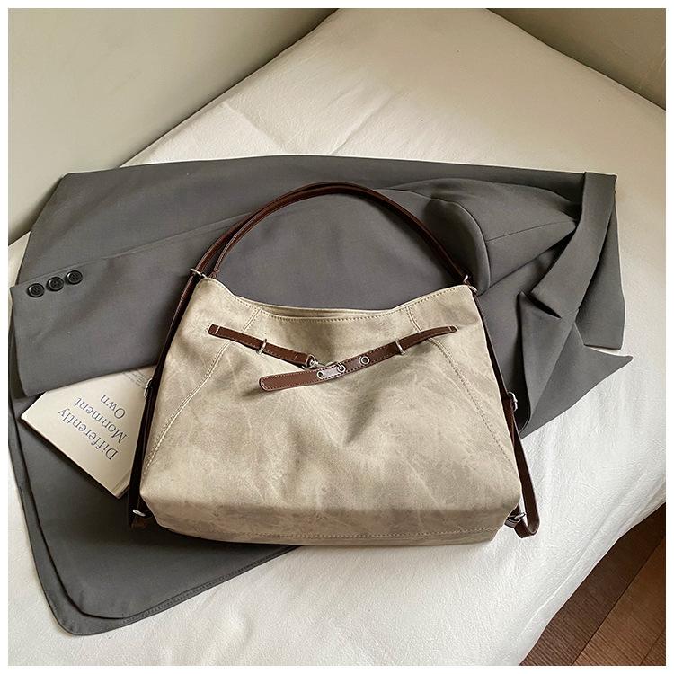 

Вместительная ретро сумка-тоут женская 2025 новая осенняя в зарубежном стиле высокая ценность для поездок на работу кроссбоди рюкзак женский