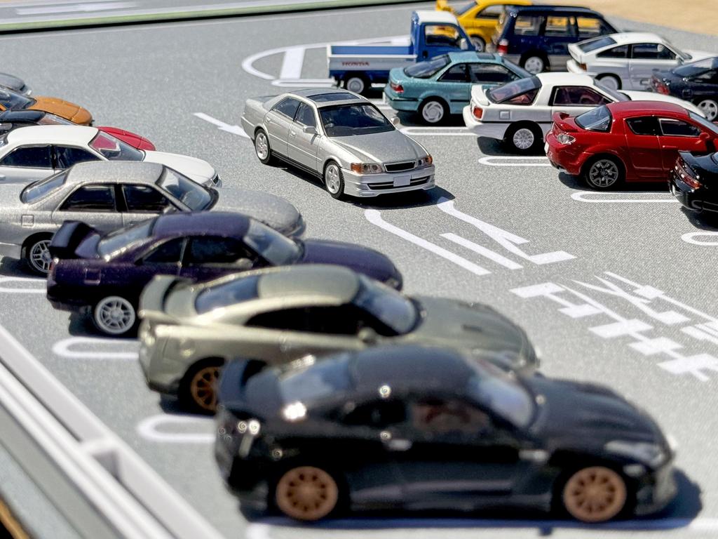 TOMYTEC Tomicarama Vintage Scale 13a Daikoku Parking Area Mat B Toyota Chaser Tourer V 1998 Rubber Mat ABS Resin and Acrylic Accessory Set Partially