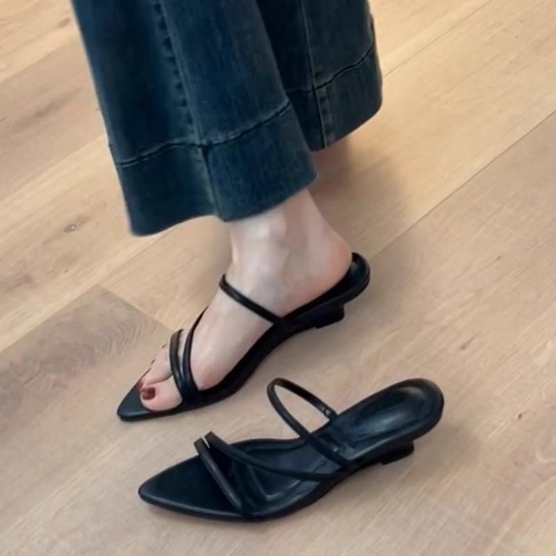 

2025 Новые летние женские сандалии на низком каблуке Модные туфли с узким ремешком и открытым носком Женские вечерние туфли для танцев Шлепанцы 35 чёрный
