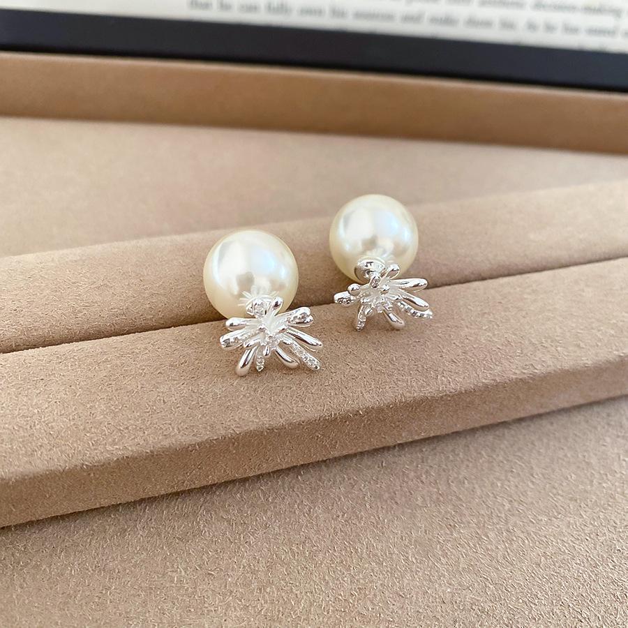 

18k Gold Plated Zircon & Imitation Pearl Flower Stud Earrings - Elegant Silver Needle Design for Women