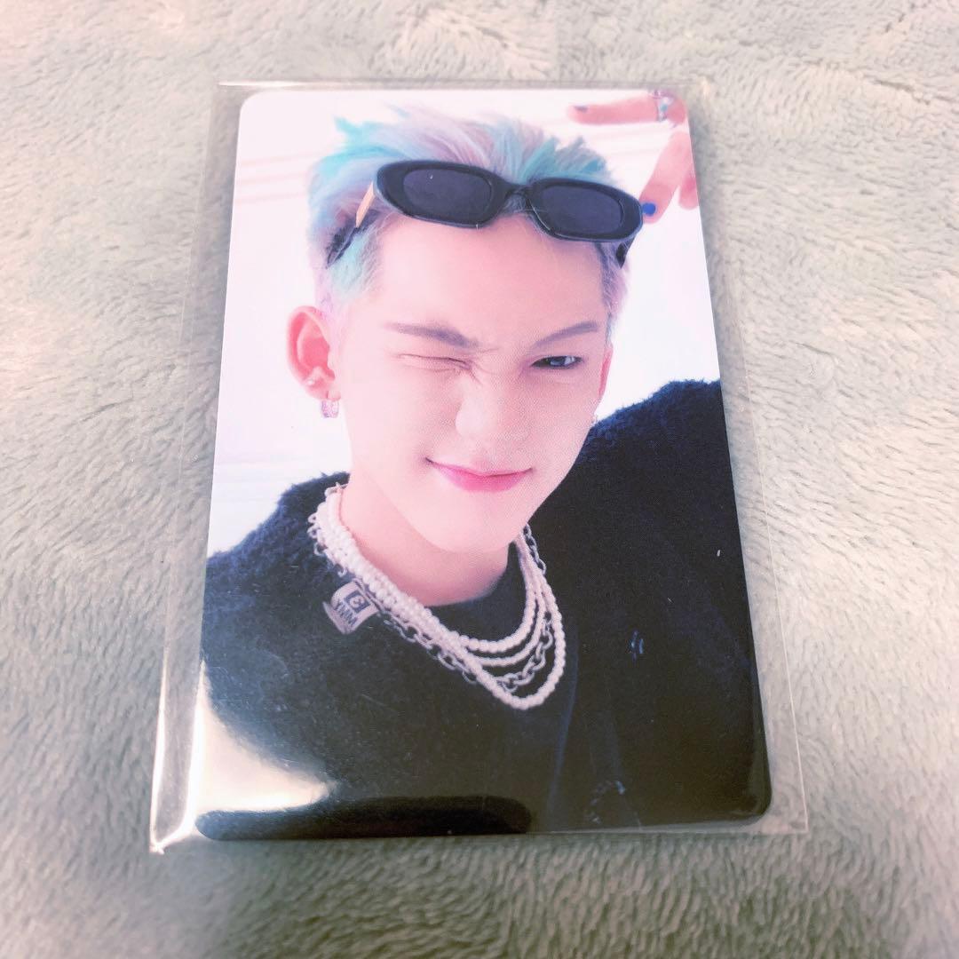 

[USED] TREASURE nightgarden pop-up store Hyunseok