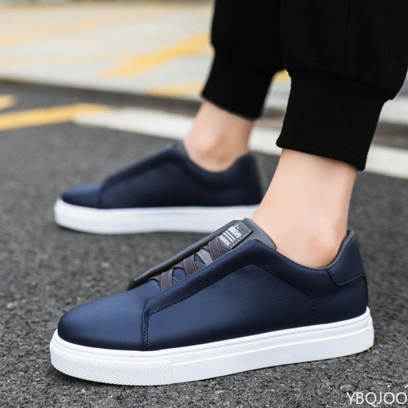 Spring and Autumn Fashion New Casual Men's Flat Bottomed Board Shoes with Soft Soles Lightweight and Trendy Men's Casual Shoes