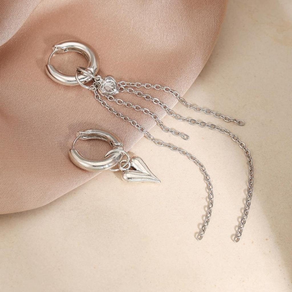 Punk Peach Heart Pendant Earrings for Women Silver Color Simple Fashion Geometric Circular Ear Buckle New Trendy Jewelry Gift