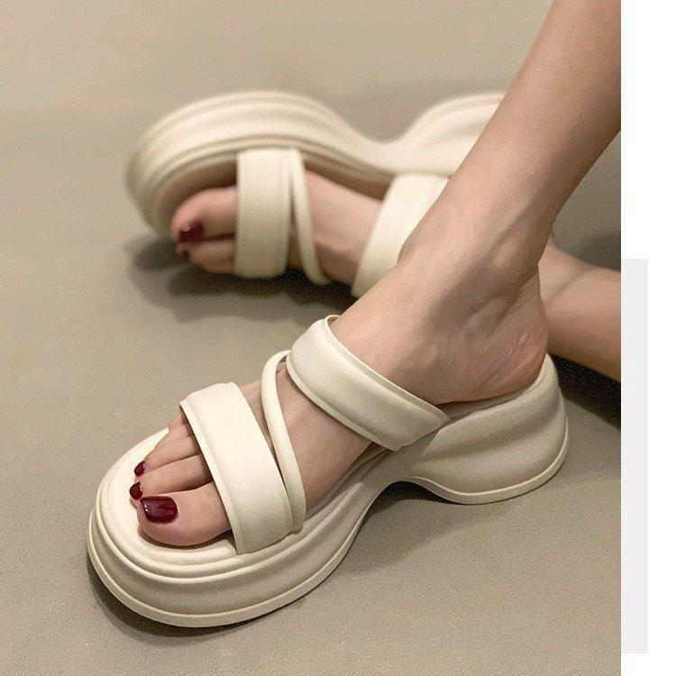 Muffin Thick-soled Heightening Slippers Women's Summer Wear 2025 New Internet Celebrity Fashion Niche High-end Sandals Drag