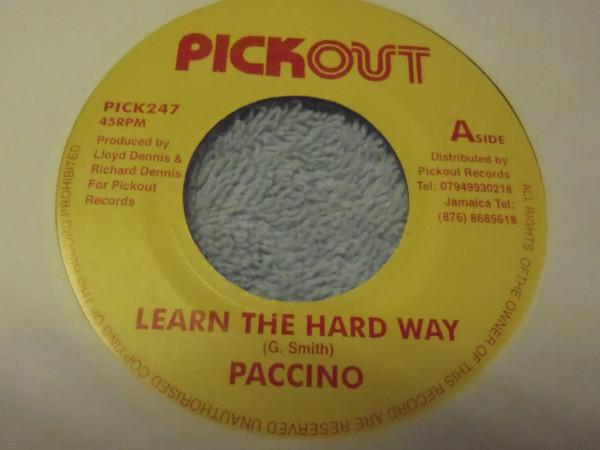 

7-дюймовая пластинка PACCINO - Учись на ошибках PICK247 Pickout Ямайка Регги, Ска и Даб Б/У