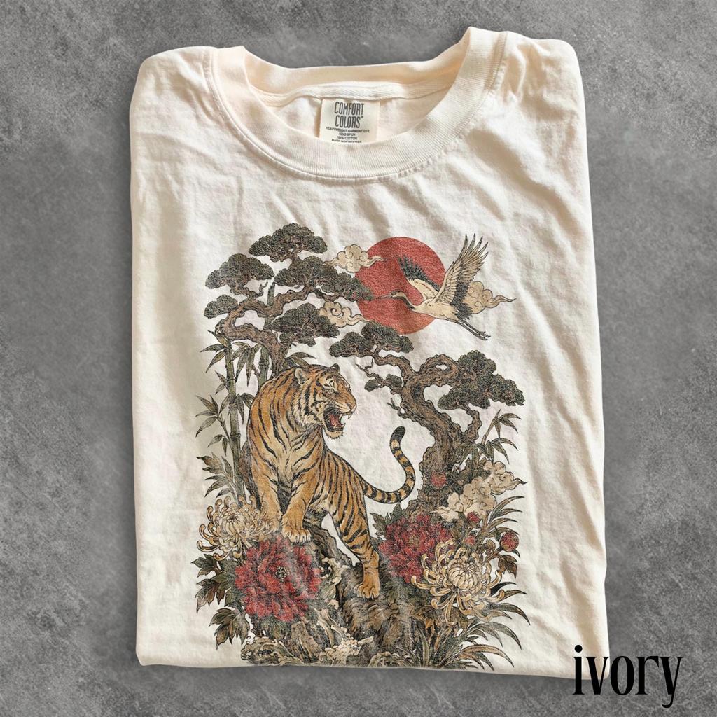 Vintage Japanisches Tiger Grafik T-Shirt, Florales Asiatisches Kunsttier Hemd, Retro Samurai Natur Stil Oberteil, Comfort Colors® Tiger Geschenk T-Shirt