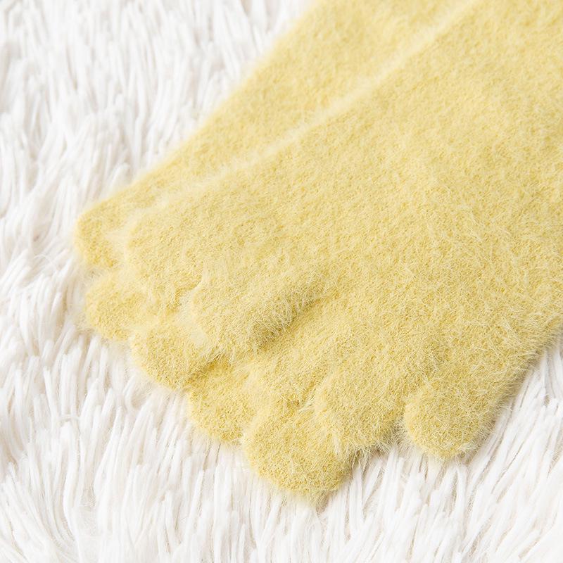 Women's Mid-Calf Fleece-Lined Five-Toe Divide Socks - Thick, Warm Imitation Mink Velvet for Winter