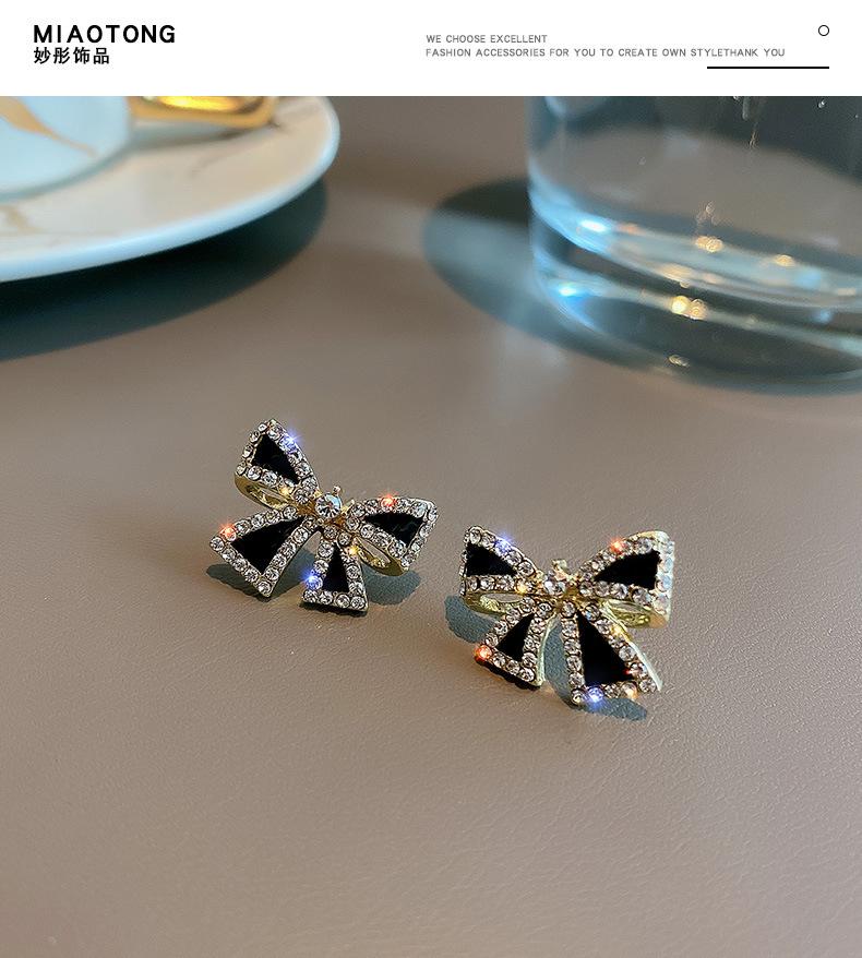 

Серьги-бантики из серебра 925 пробы с черными сверкающими бриллиантами, модные маленькие легкие роскошные серьги, серьги премиум-класса чёрный