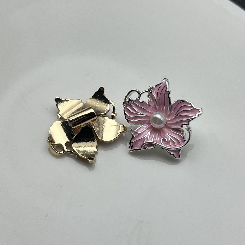 Retro Drip Glaze 3D Enamel Floral Petal Studs in French Pastoral Style