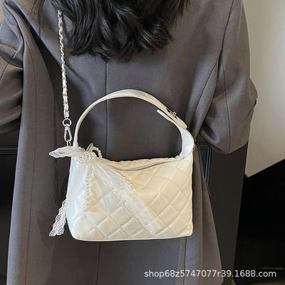 2025 New High-end Texture Fashion Messenger Commuter Bag Niche Design Portable Diamond Chain Bag Shoulder Bag