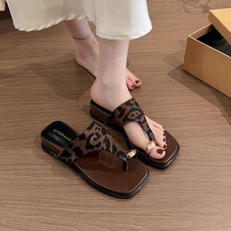 Retro flip-flops outer wear women's 2025 summer new French gentle style fashion heightened slope heel square head cool slippers