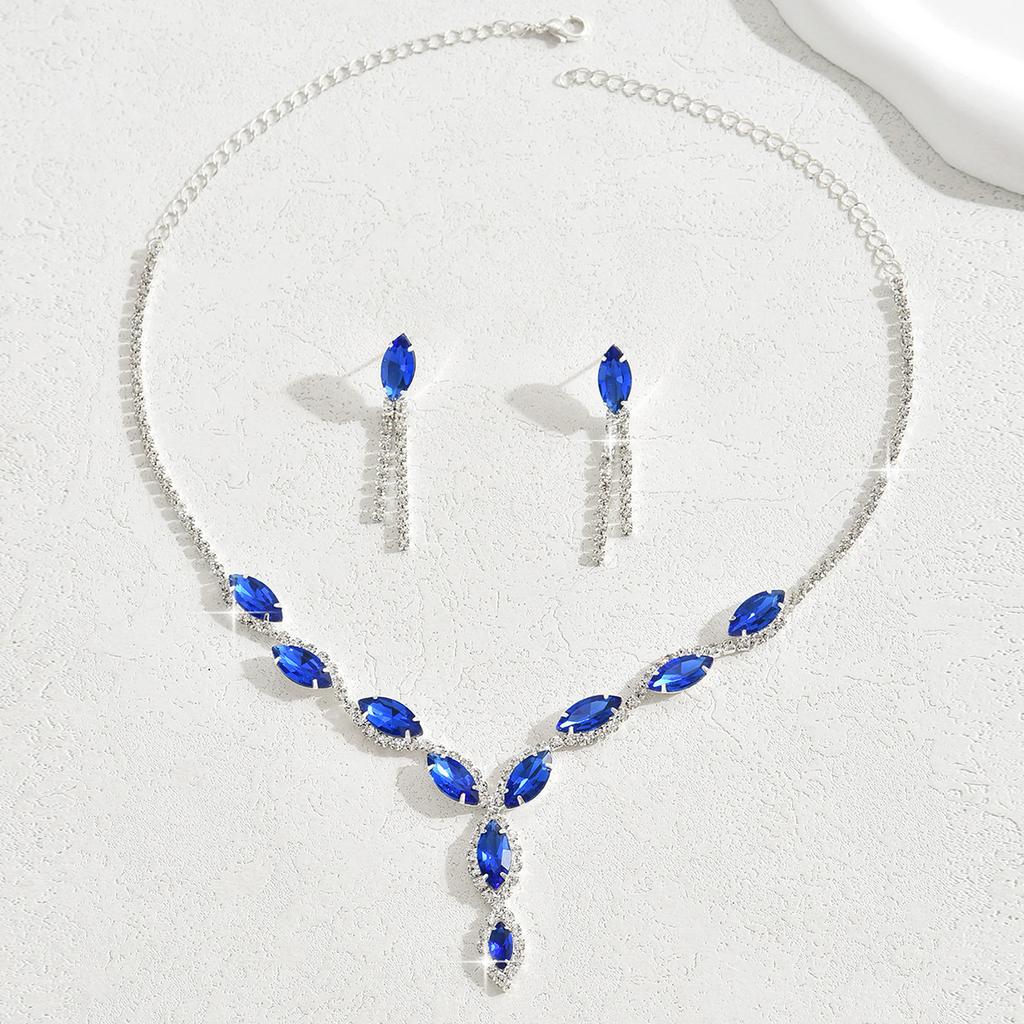 Ladies Light Luxury Shines Oblong Crystal Necklace & Ear Drop Jewelry Set