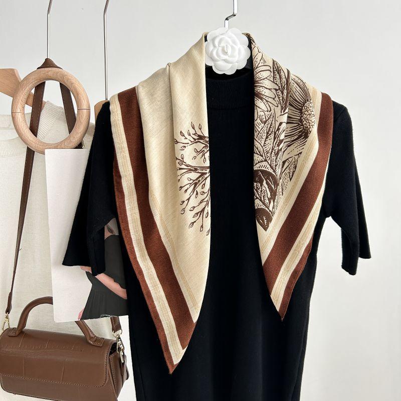 

Модный декоративный шарф, повязка для волос, резинка для волос 70, маленький квадратный шарф, шелковый шарф, женский весенне-осенний универсальный маленький шарф, профессиональный шарф 70*70cm темно-коричневого