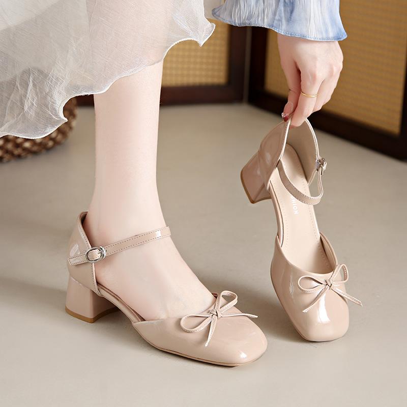 Fashion Versatile Pointed Thick Heel High Heels Women's 2025 New Bag Head Fairy Style Temperament Socialite Hollow Sandals