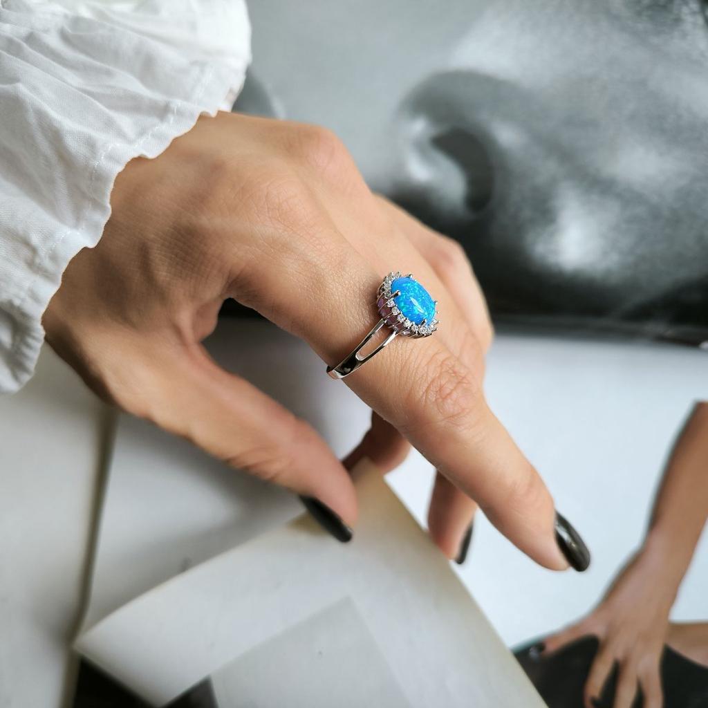 Серебряное кольцо с опалом, вес изделия 2,88 гр (2190493)