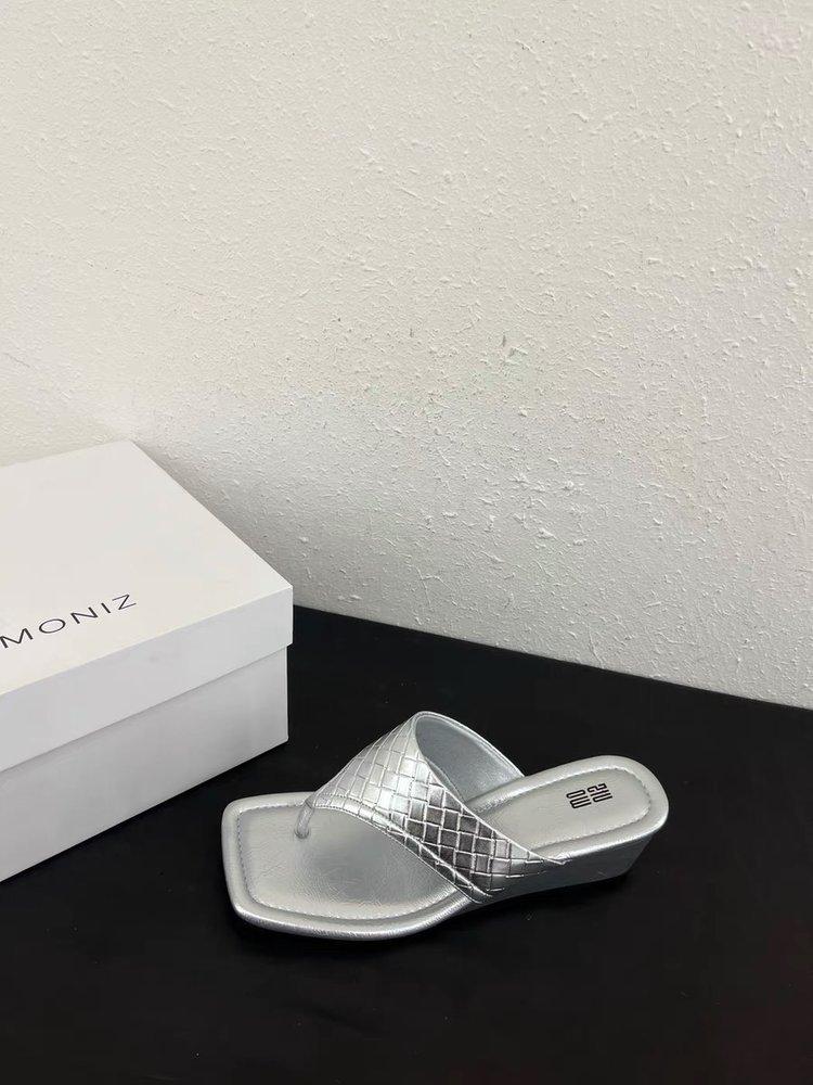 2025 Summer New Foreign Trade Women's Shoes Slope Heel Flip-flops Fashion Outer Flat Slippers Women