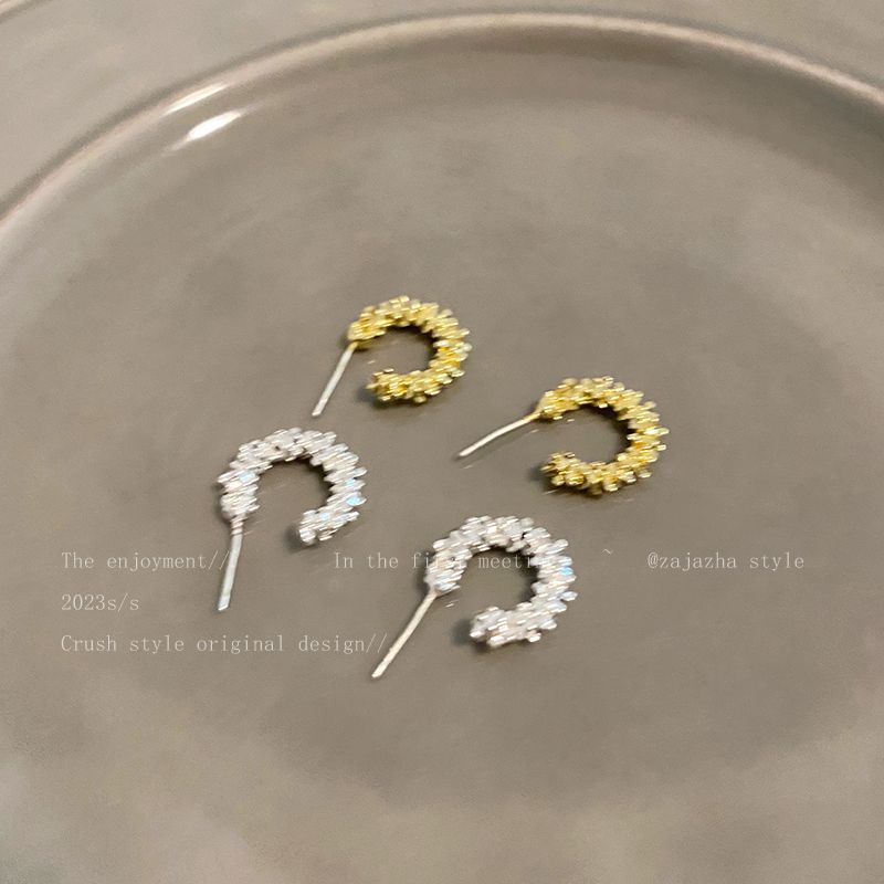 Niche Style Small Pieces of Silver Women's Fancy Best Selling Elegant Stud Earrings