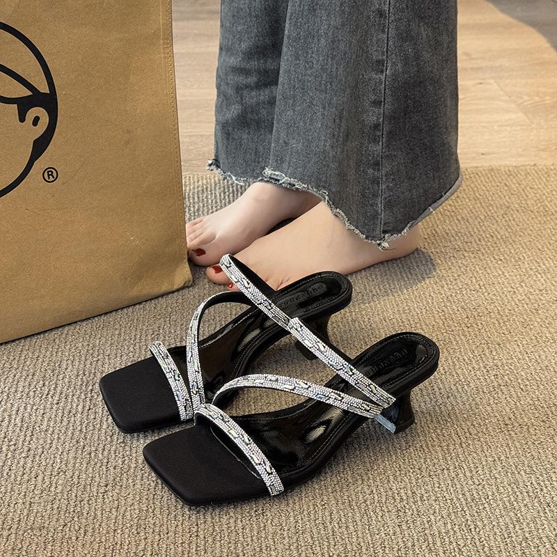 French beautiful high heels slippers women's summer wear 2025 new skirt thick heel silver sandals