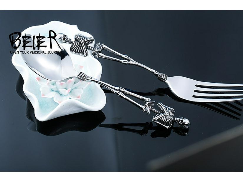 Beier Retro Titanium Steel Skull Tableware Set: Stainless Steel Fork and Spoon