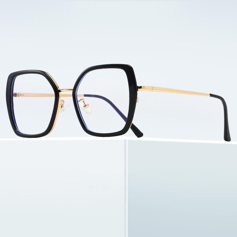 Unisex Trendy Large-Frame Color-Changing Glasses: Fashionable Blue Light Blocking Lenses That Enhance Complexion.