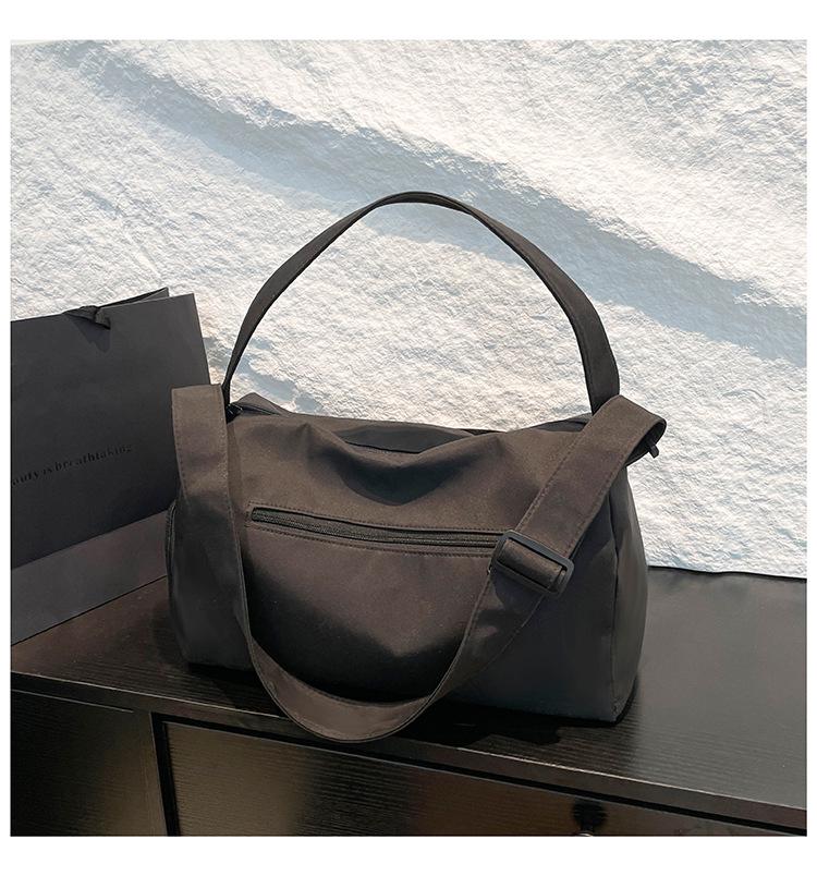 Unisex Lightweight Sports Travel Bag with Large Capacity and Shoe Compartment