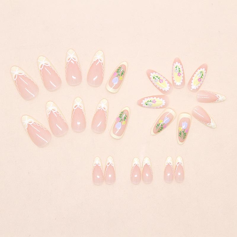 Söt och mild tulpanfärgad kräm Fransk rosett ins vind Avtagbar manikyr Press-on-naglar
