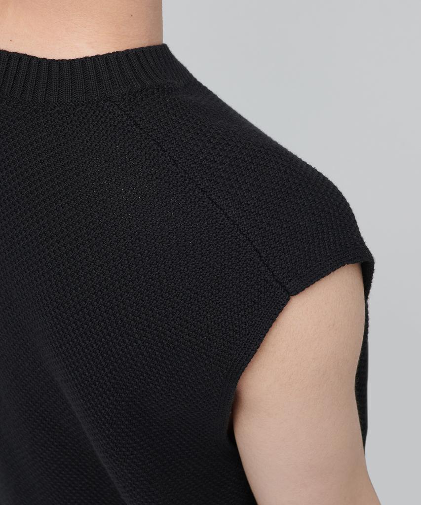 MUSINSA STANDARD Textured Crew Neck Knit Vest [Black]