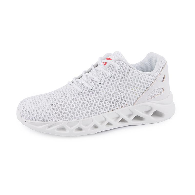 Chaussures d'été grande taille pour hommes chaussures décontractées en maille respirante chaussures de voyage de sport chaussures de jogging confortables chaussures en toile de style coréen tendance